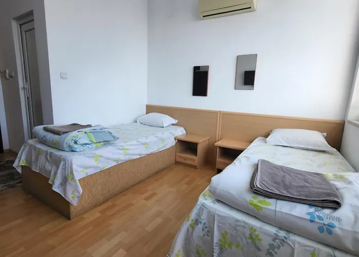 за гости пауза 3*