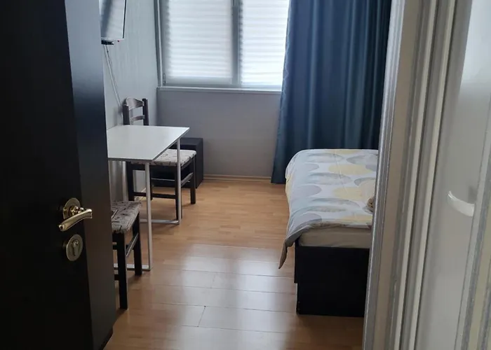 за гости пауза